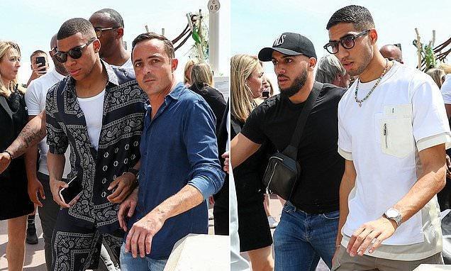 她其实在回 她其实在回